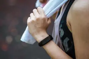 Fitbit Charge vs Fitbit Charge 2